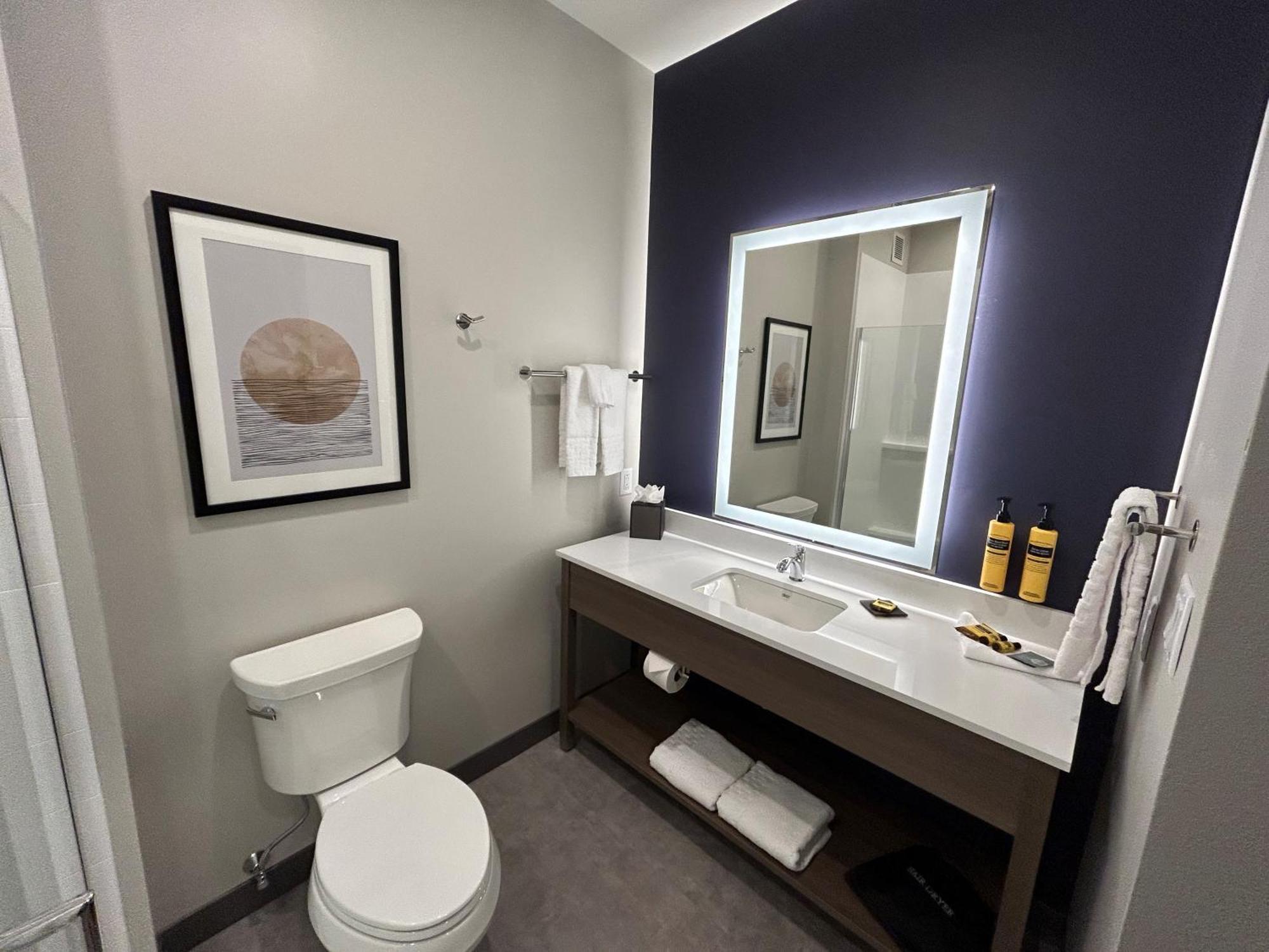 Best Western Plus Marquette Hotel & Suites Exterior photo